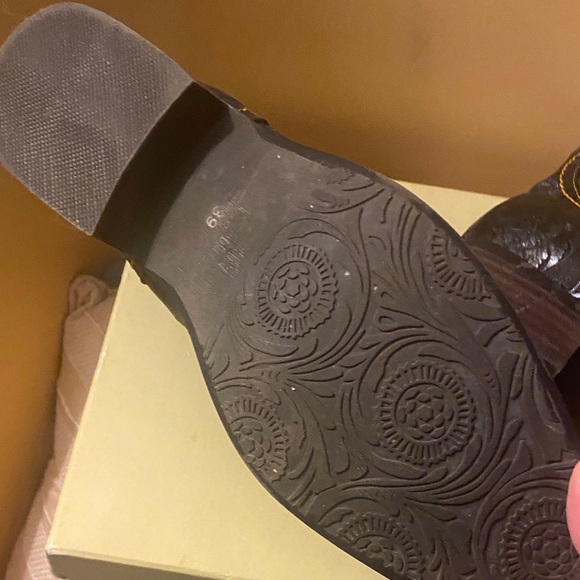 Final Sale 🌹L’Artiste Spring Step Black Embossed Leather Ankle Boots w box - Picture 8 of 11